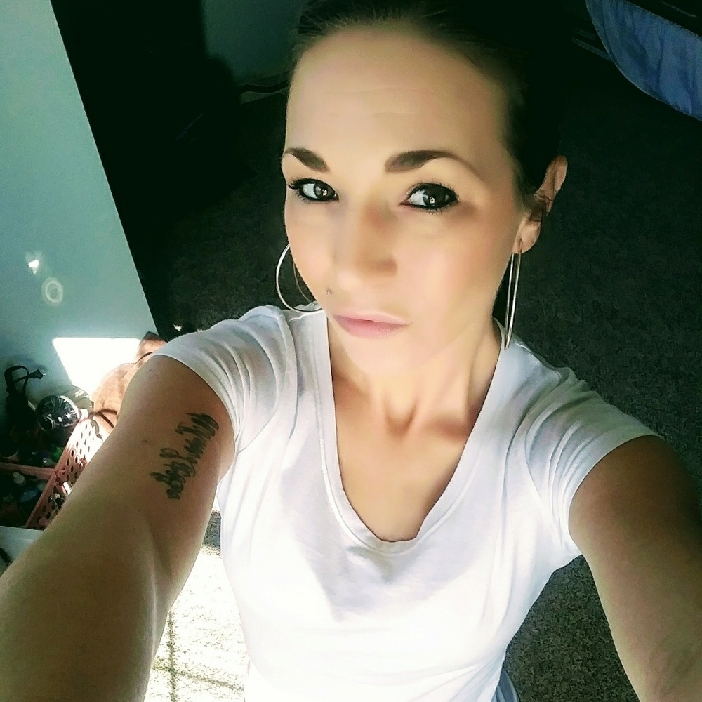 Meet your Posher, Crystal